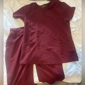 Mandala scrubs burgundy set petite medium